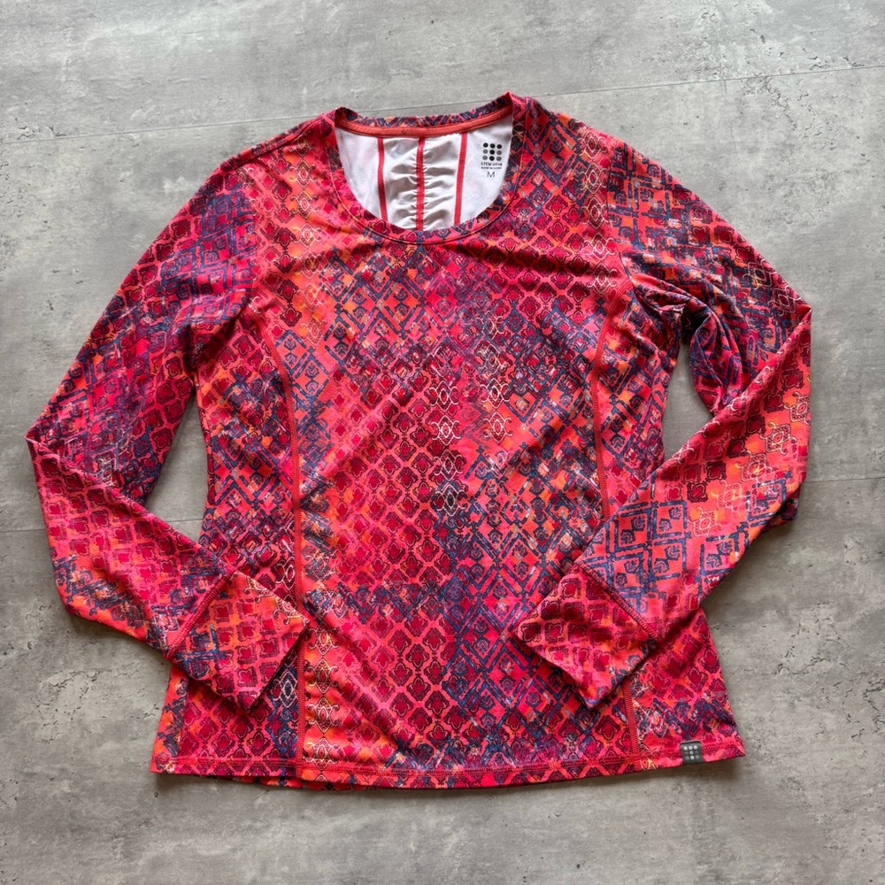 Title Nine Grace Long Sleeve Graphic Top, Medium